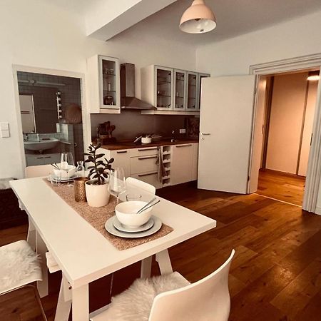 Apartment Am Schloss - Charme 萨尔布吕肯 外观 照片