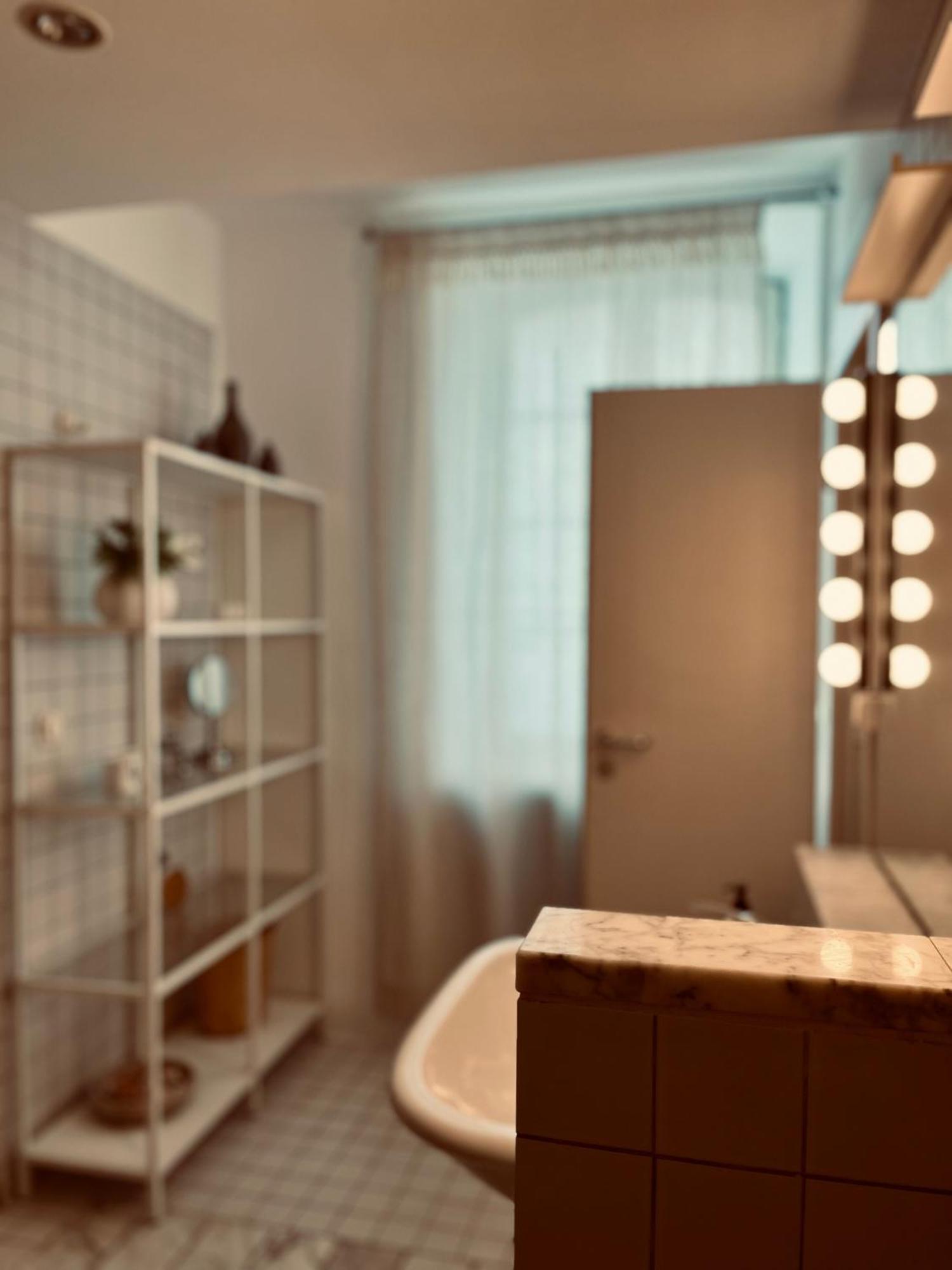 Apartment Am Schloss - Charme 萨尔布吕肯 外观 照片